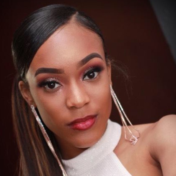 Meet the Posher Other - Meet your Posher, Amyria